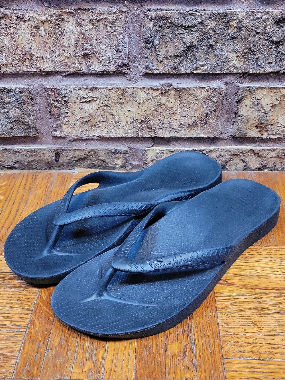 Archies Black Flip Flop Sandals Mens Size 7 Womens Size 8
